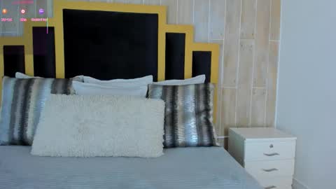    online show from December 4, 2025, 8:06 pm