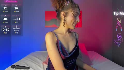 Isabella online show from September 13, 2025, 5:13 pm