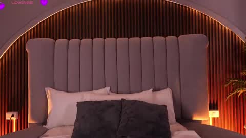 Isa  online show from April 24, 2026, 4:26 am