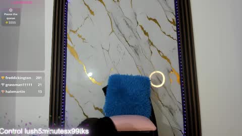 Isabella online show from September 18, 2025, 3:52 am