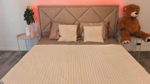 Isabelle online show from March 21, 2026, 1:37 pm