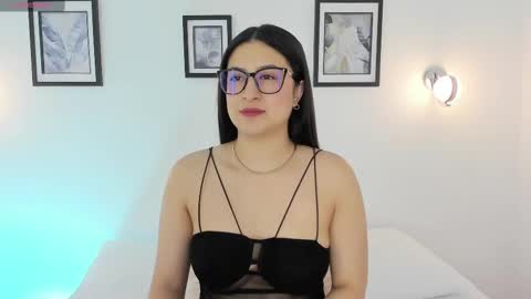 Snapshot of isabelleleblanc chatting on September 9, 2025, 12:05 pm Isa online show from September 9, 2025, 12:05 pm