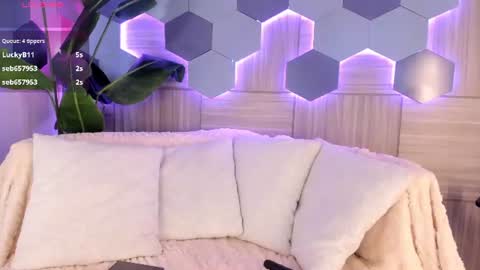 Snapshot of isabellestorm chatting on June 15, 2026, 3:53 am online show from June 15, 2026, 3:53 am