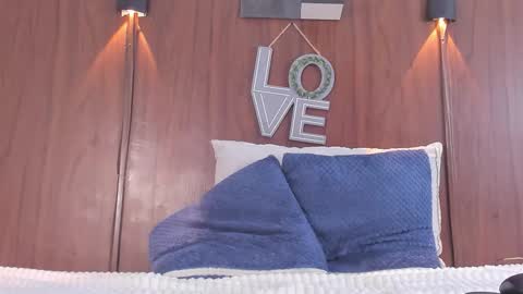 isabella online show from March 6, 2026, 7:32 pm