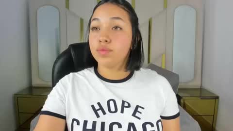 isabellrodriguez18 online show from November 8, 2025, 6:13 am