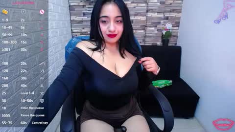 Hi there im Isabelsaenzxx online show from October 22, 2025, 12:27 pm
