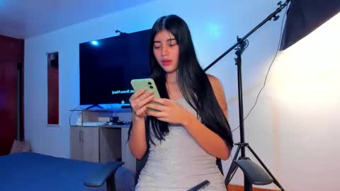 isadamorex online show from September 16, 2025, 3:46 pm