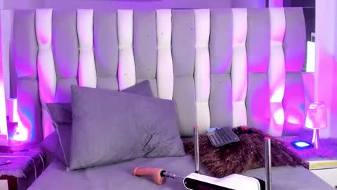 Snapshot of isadiazz chatting on October 25, 2025, 5:15 am Isa online show from October 25, 2025, 5:15 am