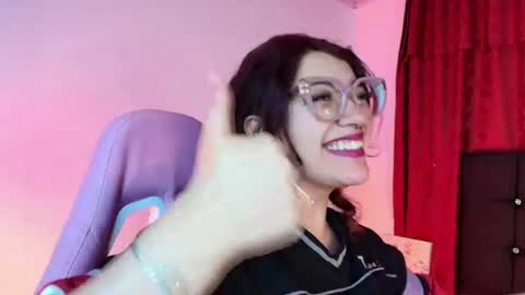 Isabella Ferrer online show from June 16, 2026, 6:49 am