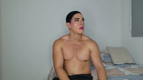 Isabella Hilton online show from February 11, 2026, 11:59 am