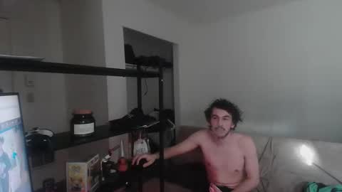 isaiahf24 online show from April 18, 2026, 10:32 pm