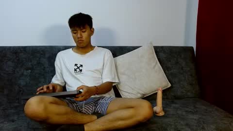 isak_lane online show from November 2, 2025, 2:03 am