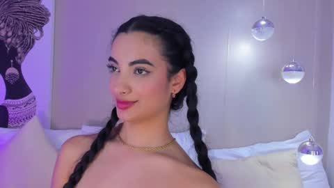 Isa Monroee  online show from December 30, 2024, 10:45 pm