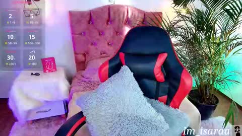 isara_ online show from September 13, 2025, 11:43 am