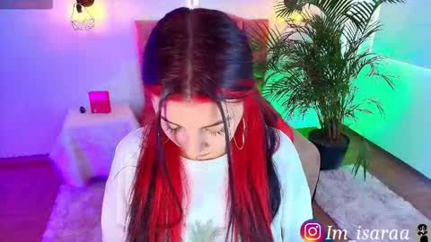 isara_ online show from September 17, 2025, 11:56 am