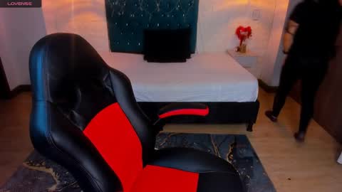 isabel  online show from March 12, 2025, 10:48 am