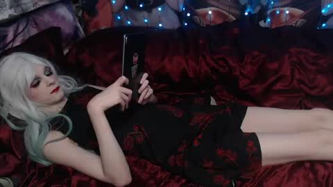 Sele online show from April 11, 2026, 10:47 pm