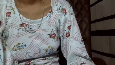 Snapshot of ishika_ishu chatting on July 14, 2026, 4:17 am ishika_ishu online show from July 14, 2026, 4:17 am