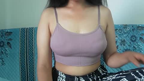 Snapshot of ishika_singh_ chatting on June 23, 2026, 1:47 am ishika_singh_ online show from June 23, 2026, 1:47 am