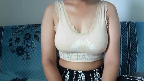 Snapshot of ishika_singh_ chatting on June 26, 2026, 1:54 am ishika_singh_ online show from June 26, 2026, 1:54 am