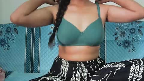 Snapshot of ishika_singh_ chatting on June 30, 2026, 1:50 am ishika_singh_ online show from June 30, 2026, 1:50 am