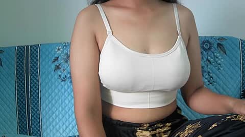 Snapshot of ishika_singh_ chatting on July 7, 2026, 3:20 am ishika_singh_ online show from July 7, 2026, 3:20 am