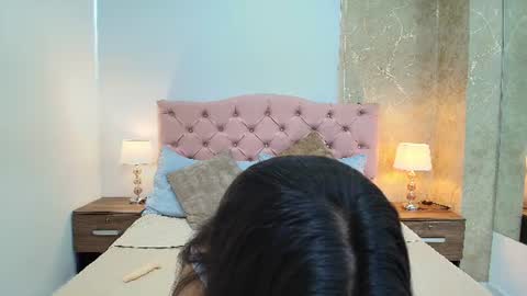 Isis Choi online show from July 1, 2026, 7:24 pm