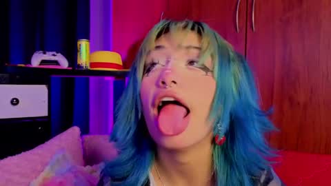 Isisjones18 online show from April 20, 2026, 6:16 am