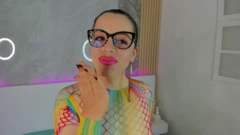 Snapshot of isisnoir chatting on October 1, 2025, 7:09 pm Isis Noir online show from October 1, 2025, 7:09 pm