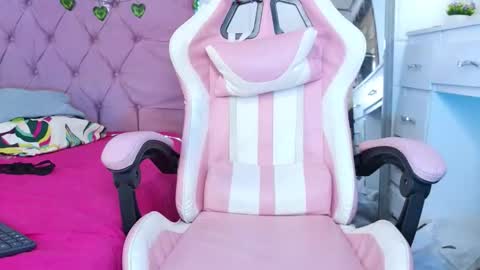 Snapshot of isla_rosee18 chatting on October 27, 2025, 1:20 am Isla Rosee18 online show from October 27, 2025, 1:20 am