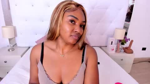 Vanessa online show from November 23, 2025, 11:21 am