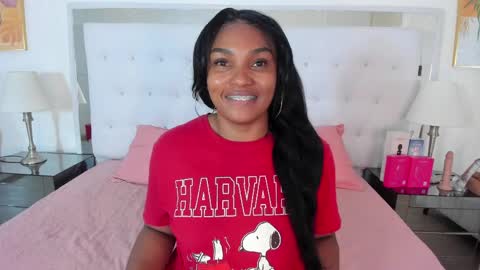 Snapshot of isla_scott chatting on April 7, 2026, 11:32 am Vanessa online show from April 7, 2026, 11:32 am