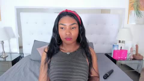 Snapshot of isla_scott chatting on April 14, 2026, 11:27 am Vanessa online show from April 14, 2026, 11:27 am