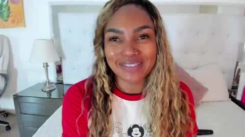 Snapshot of isla_scott chatting on May 11, 2026, 11:27 am Vanessa online show from May 11, 2026, 11:27 am