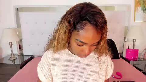 Snapshot of isla_scott chatting on May 26, 2026, 11:28 am Vanessa online show from May 26, 2026, 11:28 am