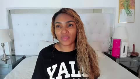 Snapshot of isla_scott chatting on June 1, 2026, 11:34 am Vanessa online show from June 1, 2026, 11:34 am
