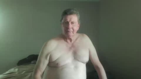 island625103 online show from September 30, 2025, 9:09 pm