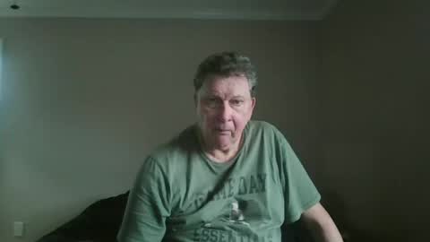 island625103 online show from November 3, 2025, 7:04 pm