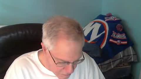 islesman22 online show from May 19, 2026, 10:38 pm