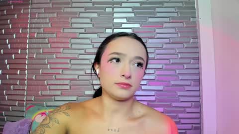 I S S A B E L A Igissaa ax    Xlittleissa  online show from December 3, 2024, 2:05 pm