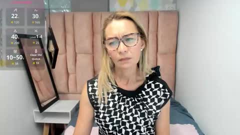 ISSA MILF online show from March 16, 2026, 1:15 pm