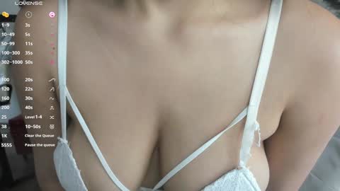 Issa  online show from December 12, 2024, 12:01 pm