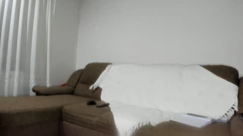 Issabelle online show from January 20, 2025, 8:41 am