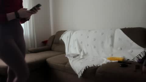 Issabelle online show from February 14, 2025, 9:56 am