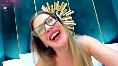 Issabel online show from March 21, 2026, 1:37 pm