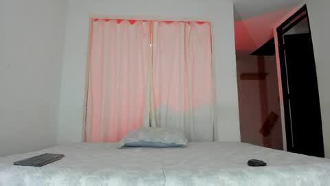 Snapshot of issalovexxx chatting on May 30, 2026, 7:27 am Isabella online show from May 30, 2026, 7:27 am