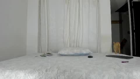 Snapshot of issalovexxx chatting on June 16, 2026, 6:27 am Isabella online show from June 16, 2026, 6:27 am