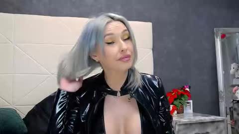 IssaSmyth online show from April 10, 2026, 7:46 am