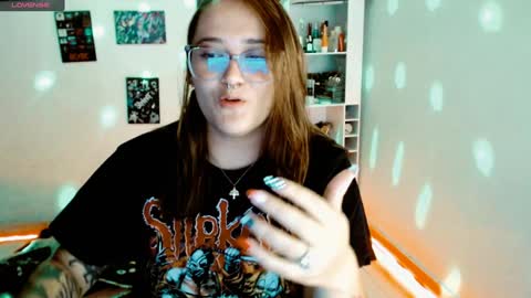 Yiz online show from February 1, 2025, 4:03 am