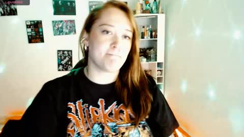 Yiz online show from February 24, 2025, 3:44 am